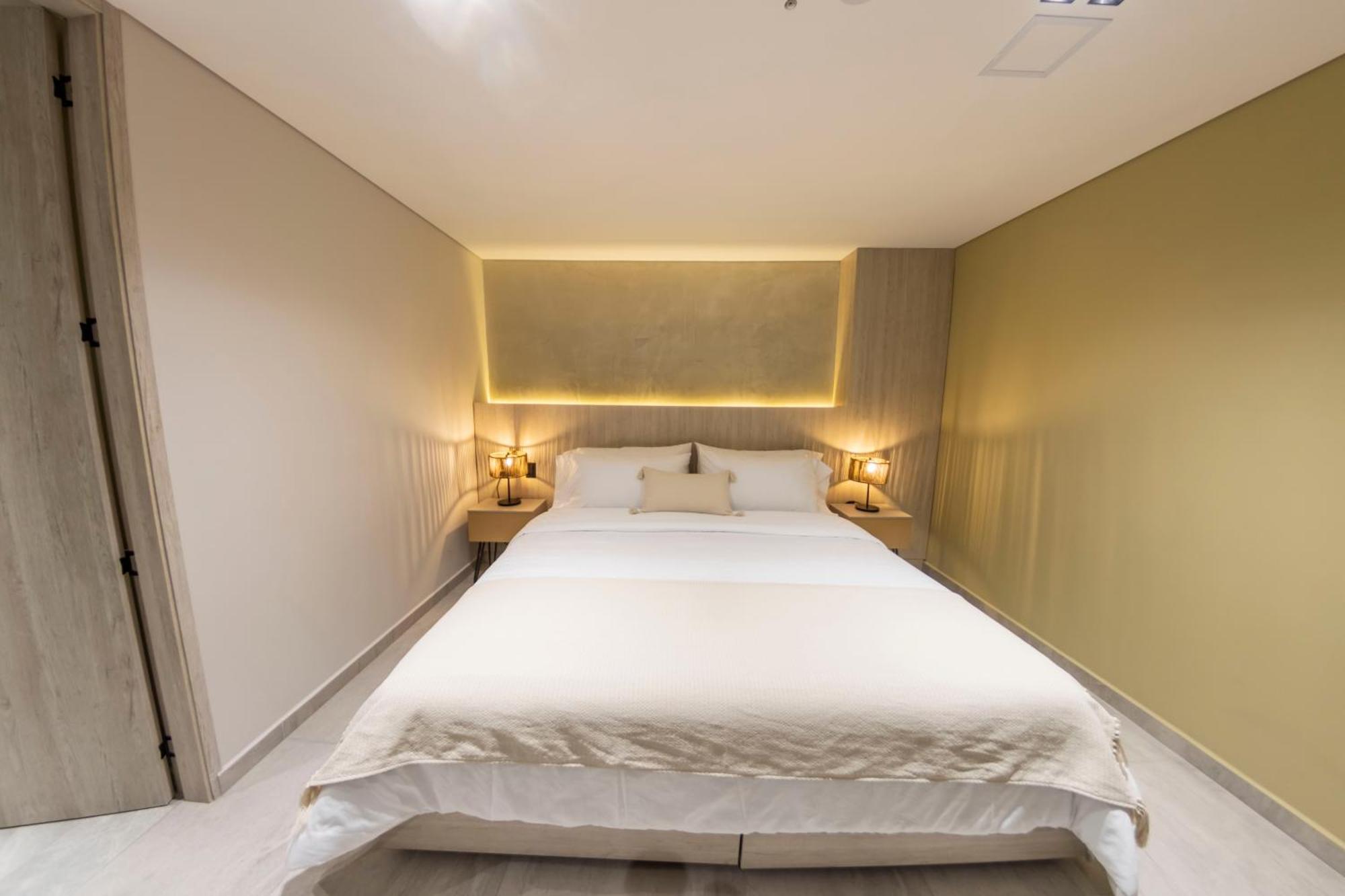 Sonata 44 Hotel Laureles Medellin Exterior photo