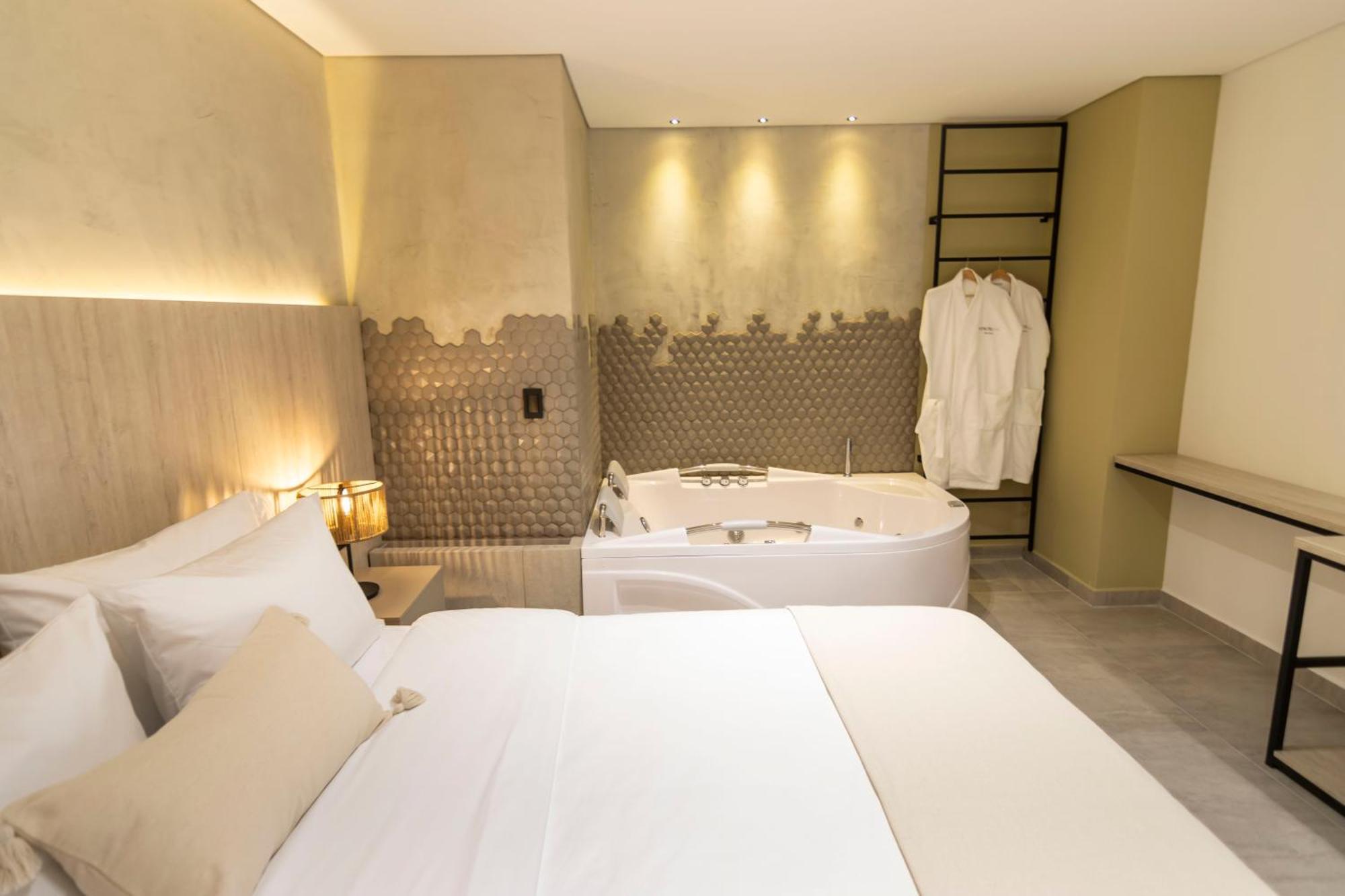 Sonata 44 Hotel Laureles Medellin Exterior photo